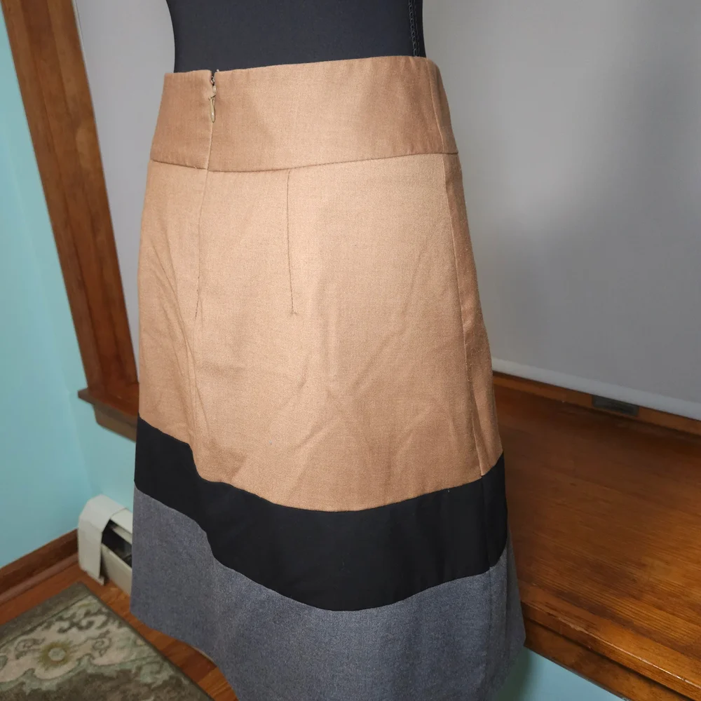 The Limited EUC Elegant Tan and Black Women's Skirt • Size XS - Picture 4 of 8
